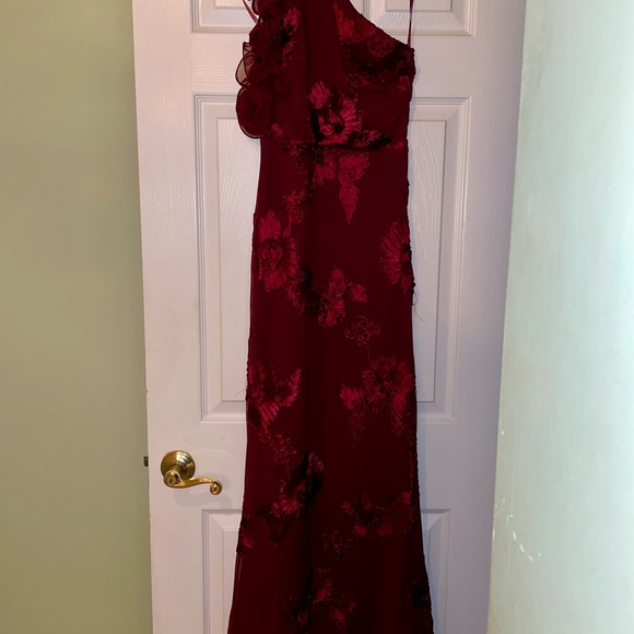 ♥️Elegant Burgundy Floral Dress♥️ - Picture 5 of 8